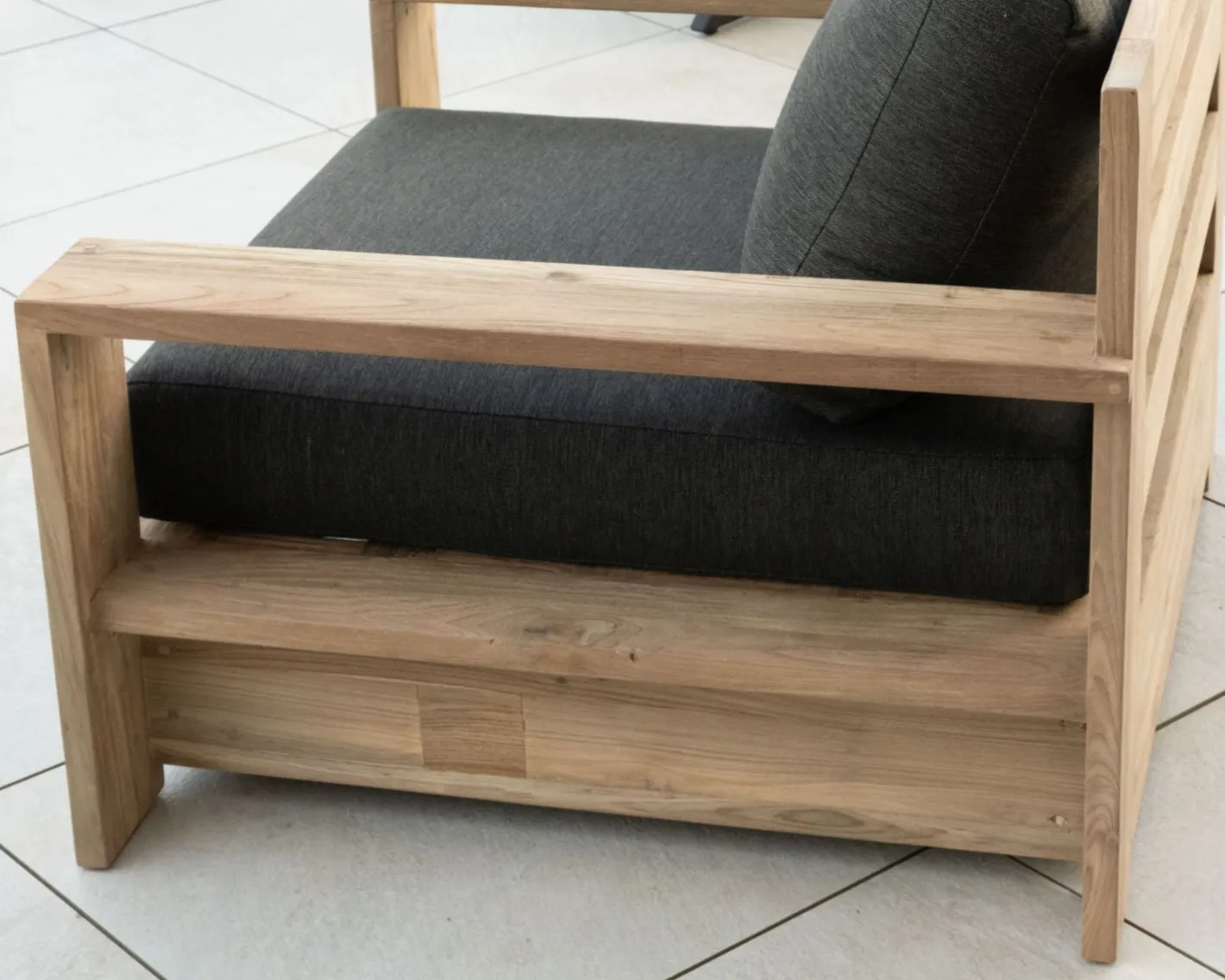 Sale Fauteuil de jardin haut de gamme "Zénith" en teck matelassé tissu gris foncé Salon De Jardin|Fauteuil De Jardin