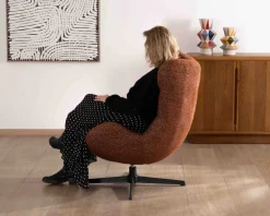 Hot Fauteuil enveloppant et pivotant esprit cocooning et rétro