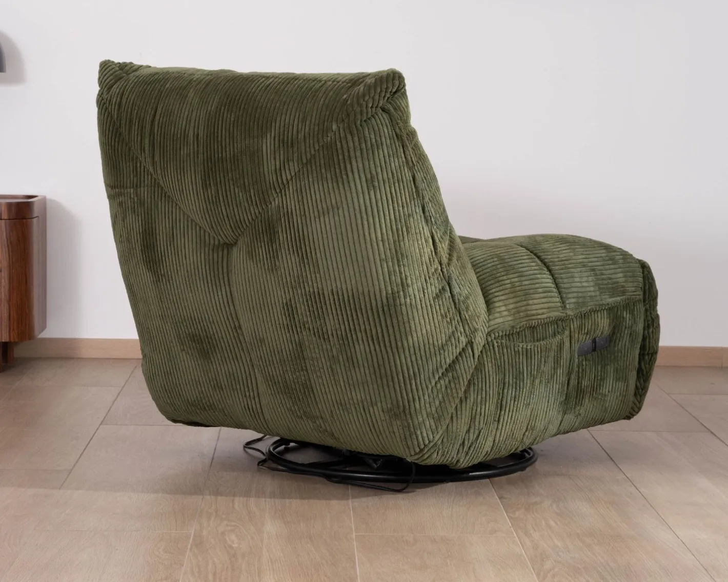Outlet Fauteuil relax esprit cosy en velours côtelé vert "Cascada" avec inclinaison électrique Fauteuil
