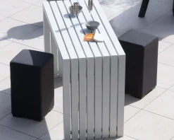 Clearance Grande table de bar épurée en aluminium blanc 200cm