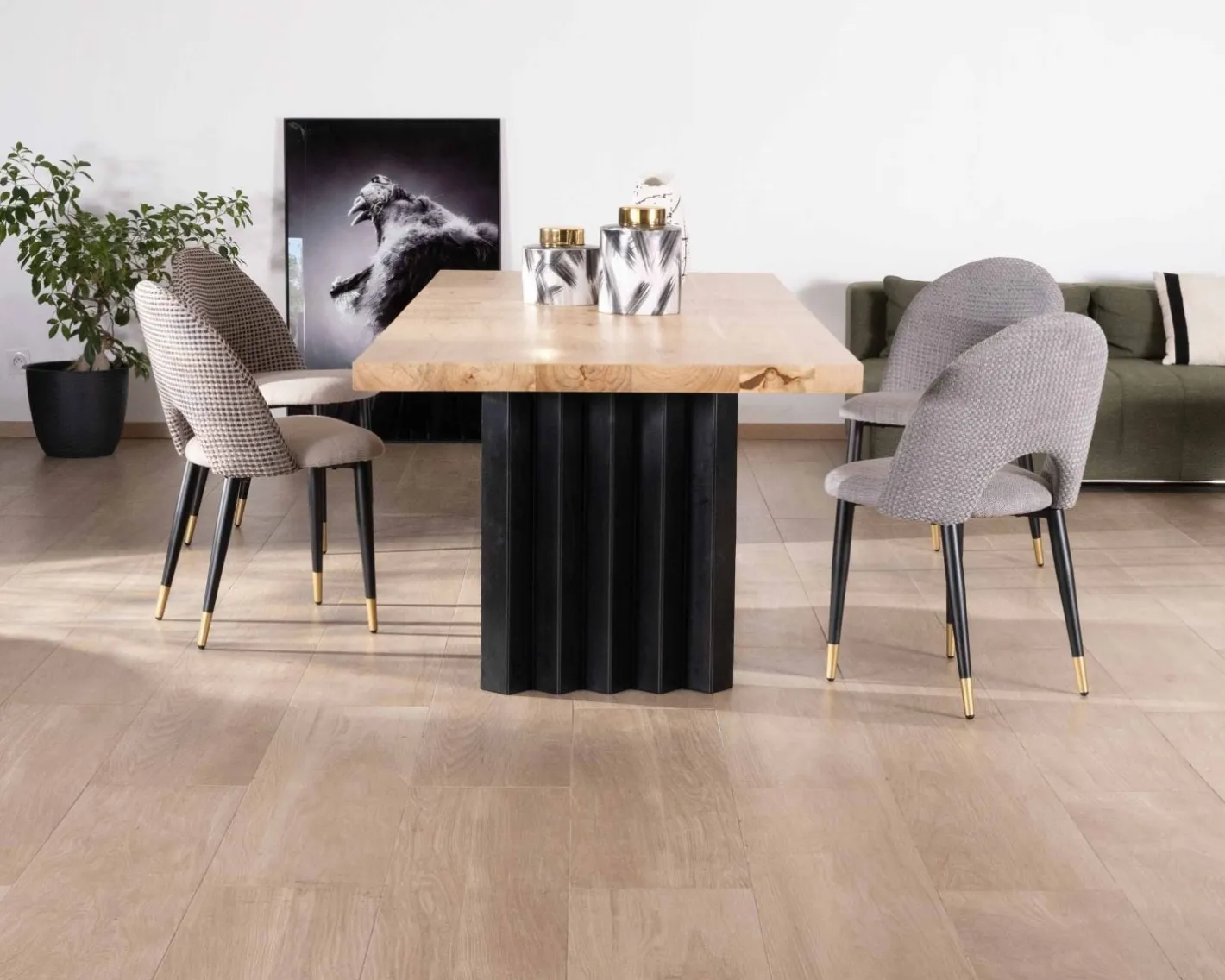 Sale Grande table de repas 260 cm acacia pieds métal noir plissés "Audacio" Table À Manger Rectangulaire
