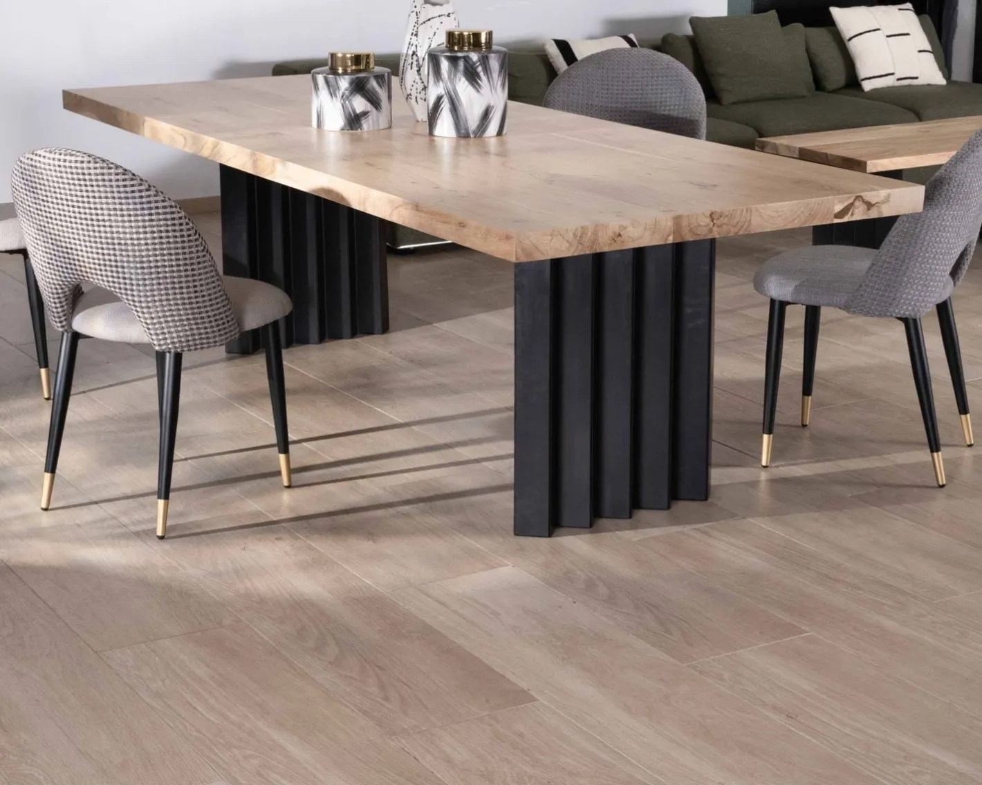 Sale Grande table de repas 260 cm acacia pieds métal noir plissés "Audacio" Table À Manger Rectangulaire