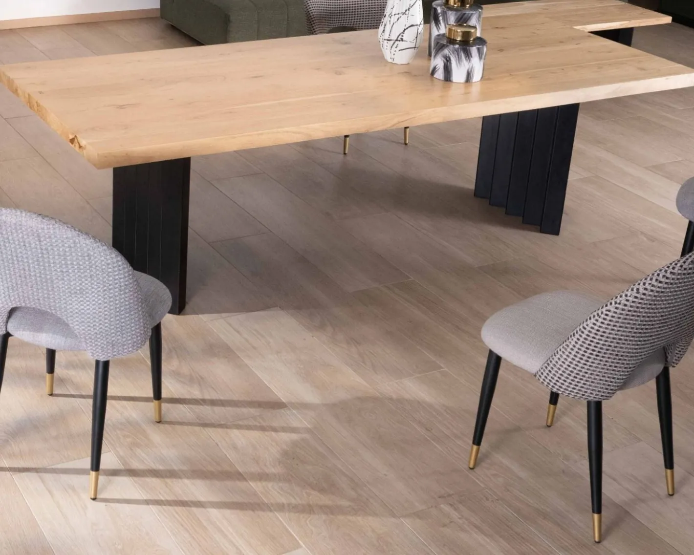 Sale Grande table de repas 260 cm acacia pieds métal noir plissés "Audacio" Table À Manger Rectangulaire