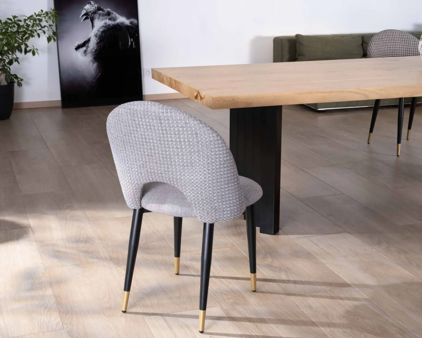 Sale Grande table de repas 260 cm acacia pieds métal noir plissés "Audacio" Table À Manger Rectangulaire