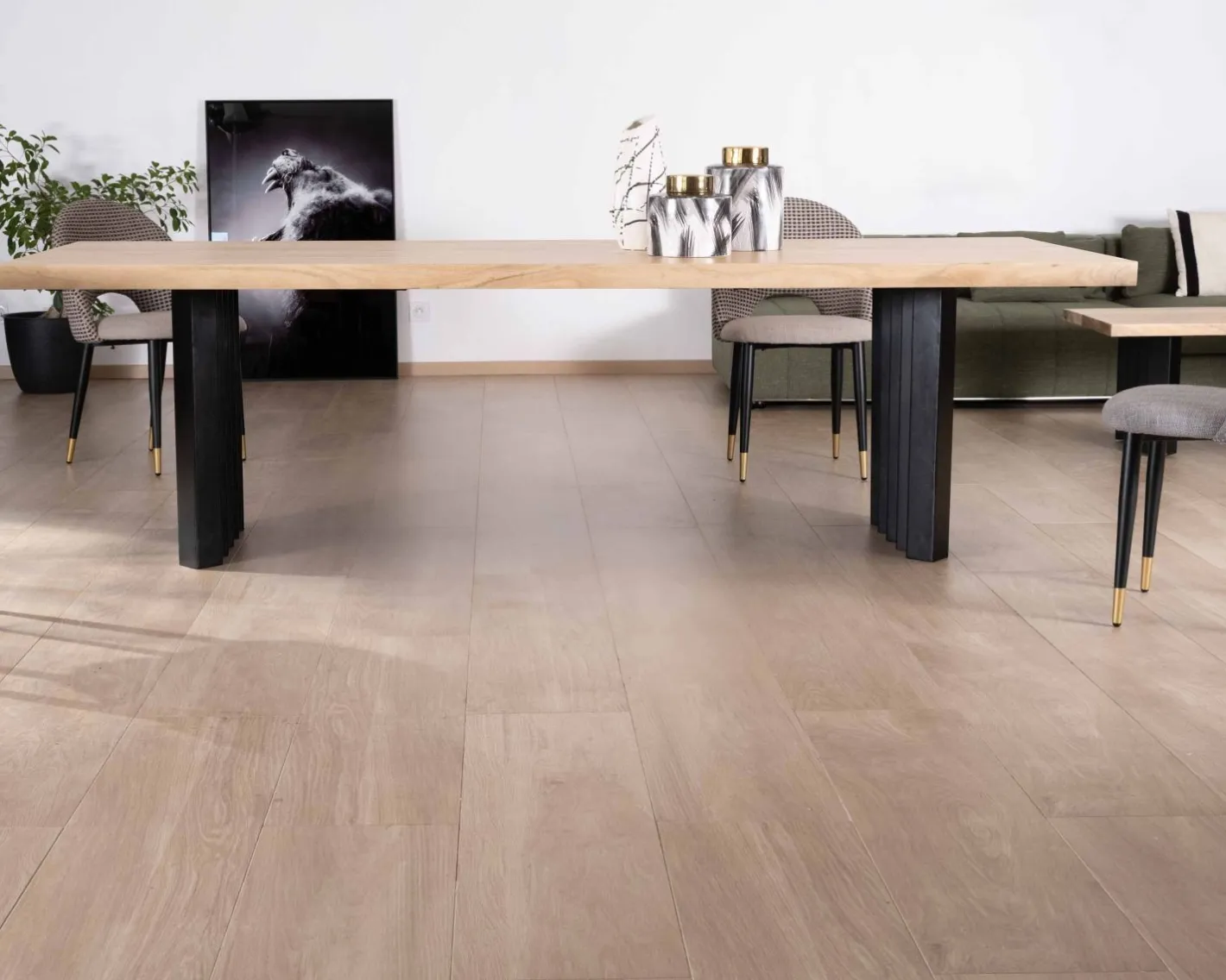 Sale Grande table de repas 260 cm acacia pieds métal noir plissés "Audacio" Table À Manger Rectangulaire