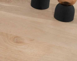 Grande table de repas 300cm manguier massif finition sablée bords biseautés noirs et pieds étoile