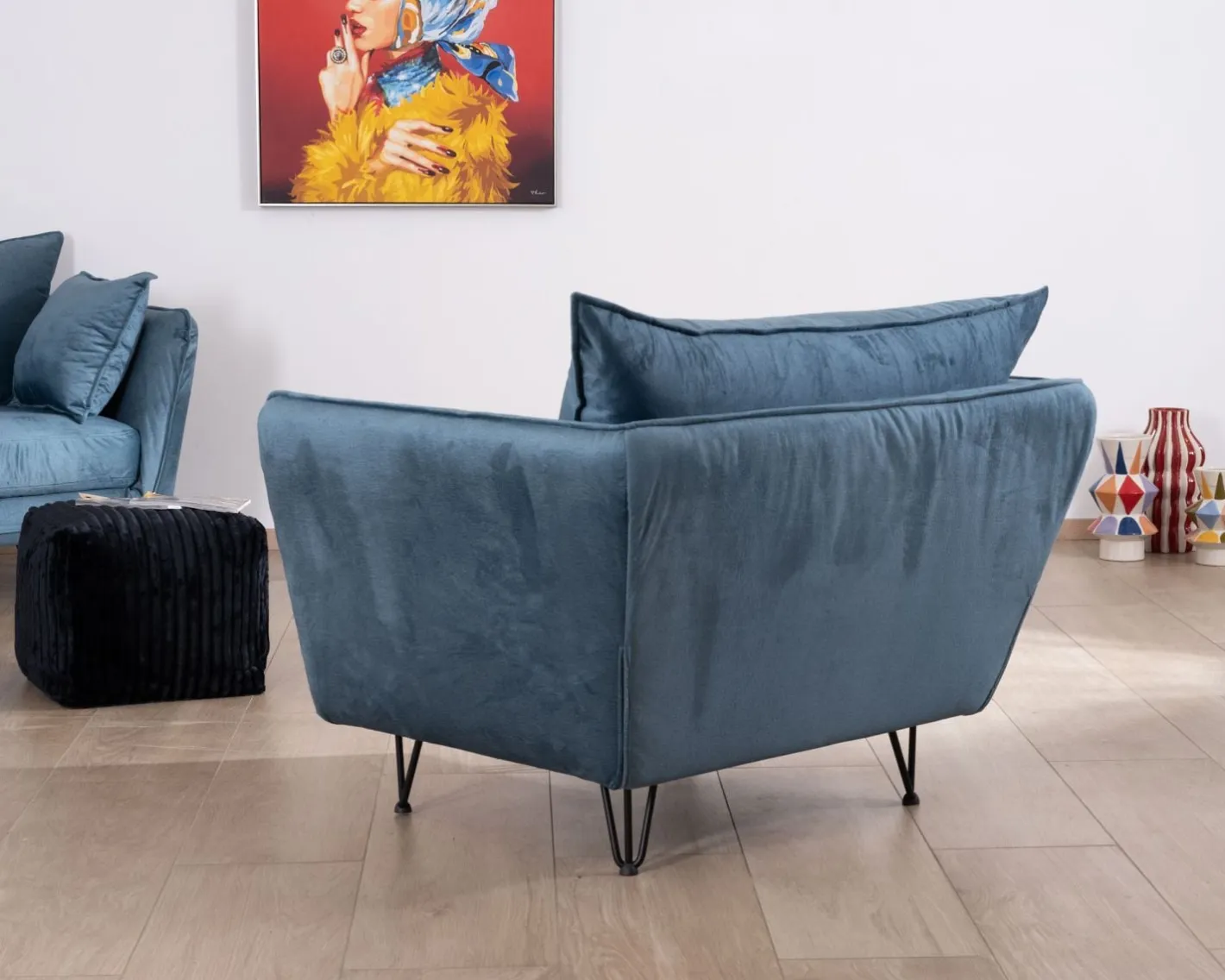 Sale Grand fauteuil cosy en tissu bleu et pieds en métal noir "Hasting" Fauteuil