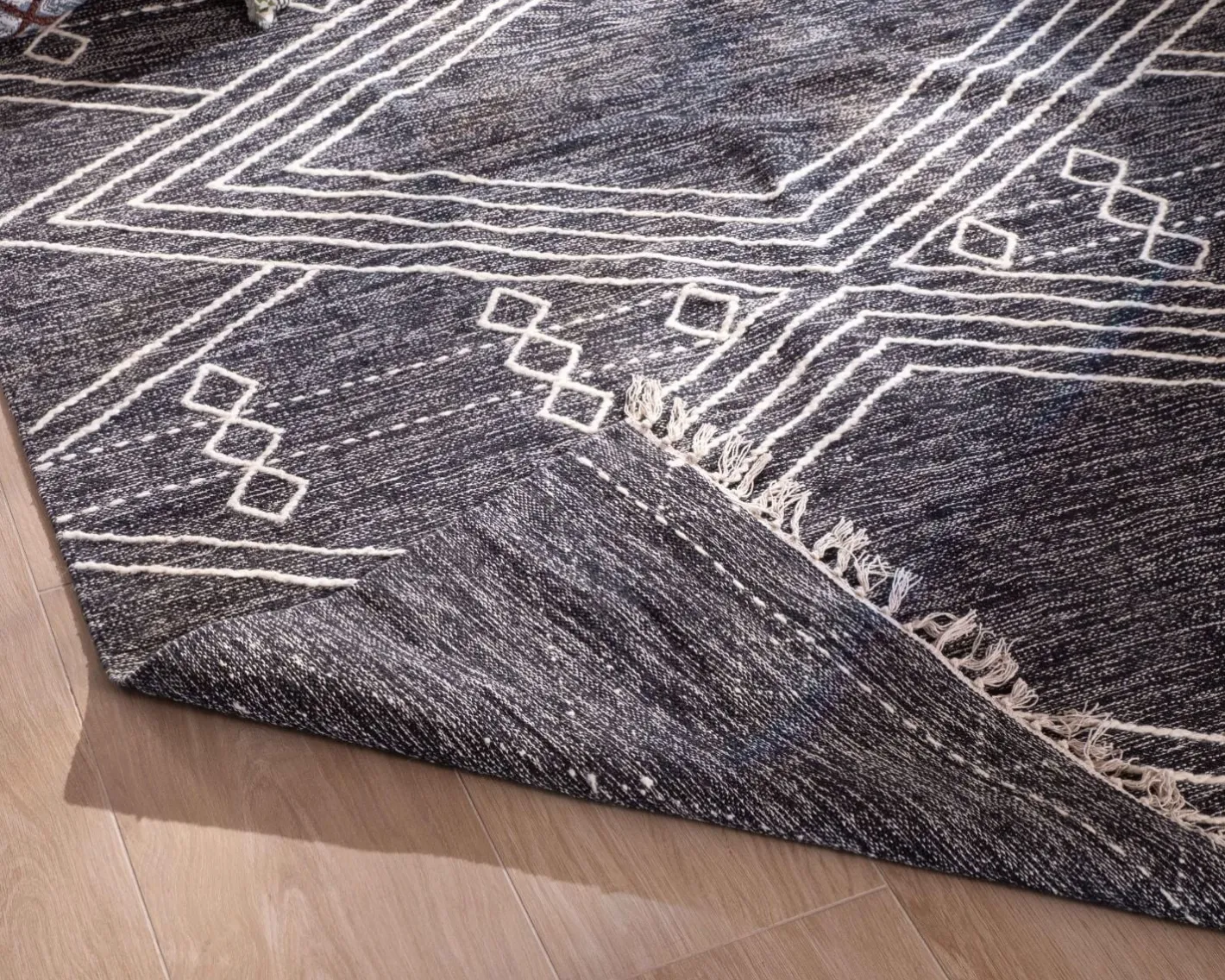 Best Grand tapis ethnique noir motifs brodés blancs "Solira" 300x200cm Décoration