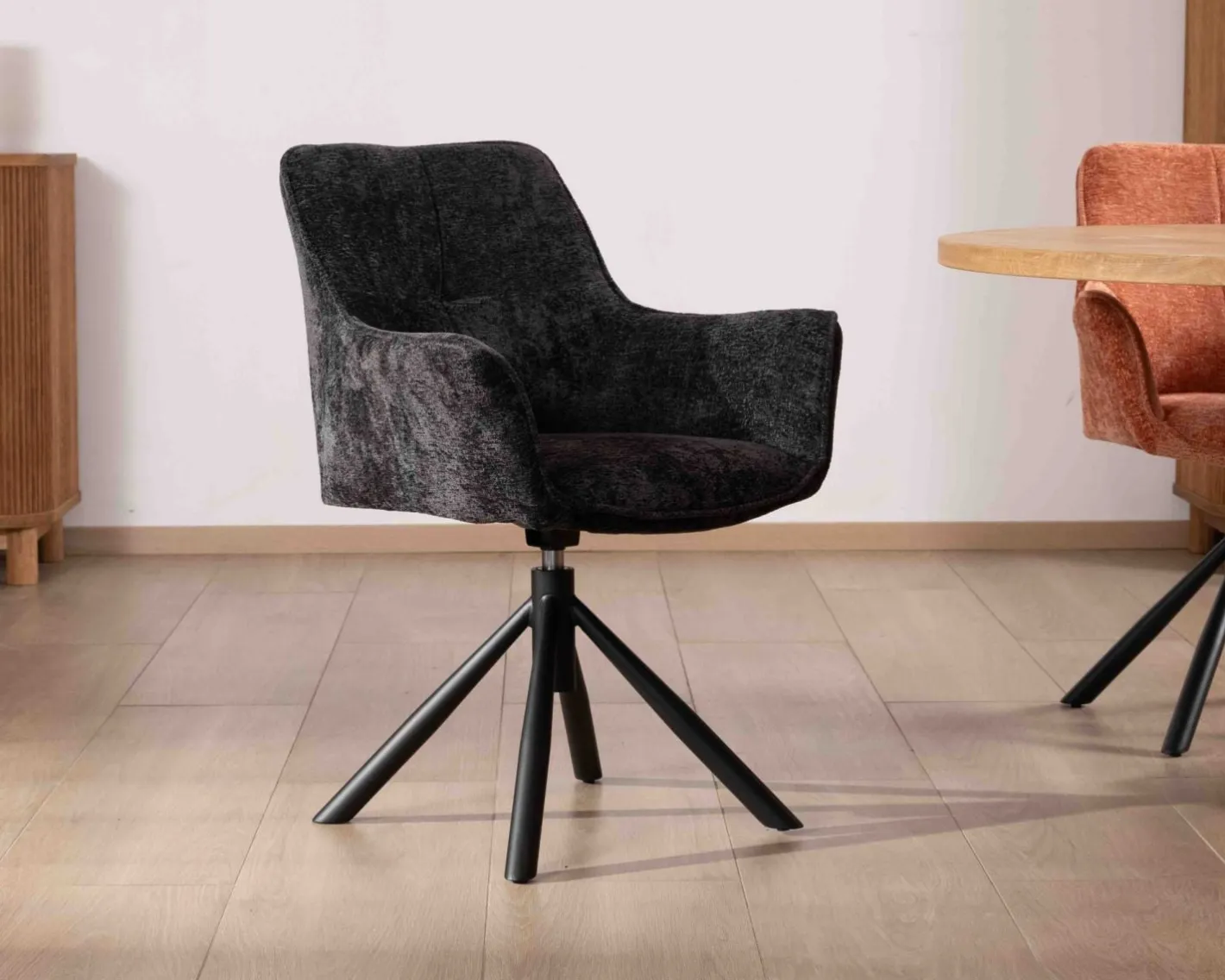 New Lot de 2 chaises avec accoudoirs en tissu noir et pied métal pivotant "Ewing" Chaise