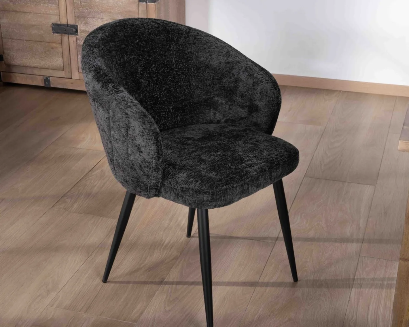Clearance Lot de 2 chaises contemporaines et enveloppantes en tissu noir "Kandy" Chaise
