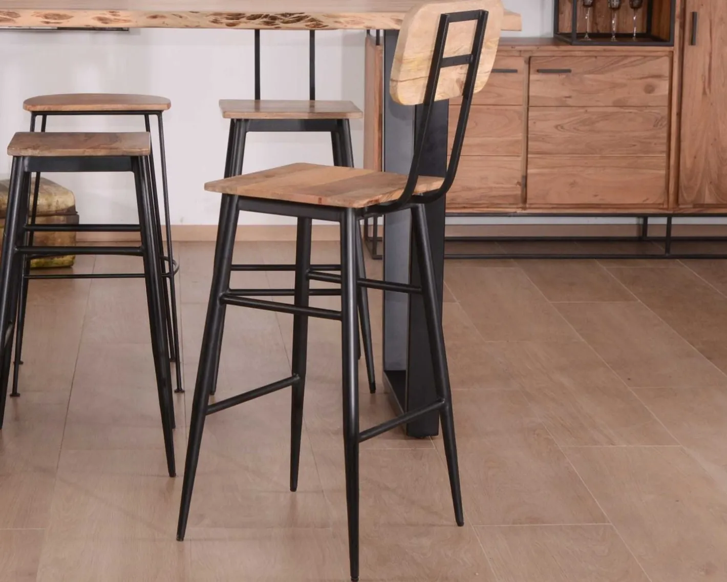 Sale Lot de 2 chaises de bar avec dossier métal et bois "Atelier Kraft" Chaise De Bar