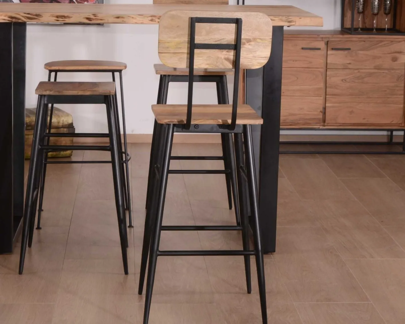 Sale Lot de 2 chaises de bar avec dossier métal et bois "Atelier Kraft" Chaise De Bar