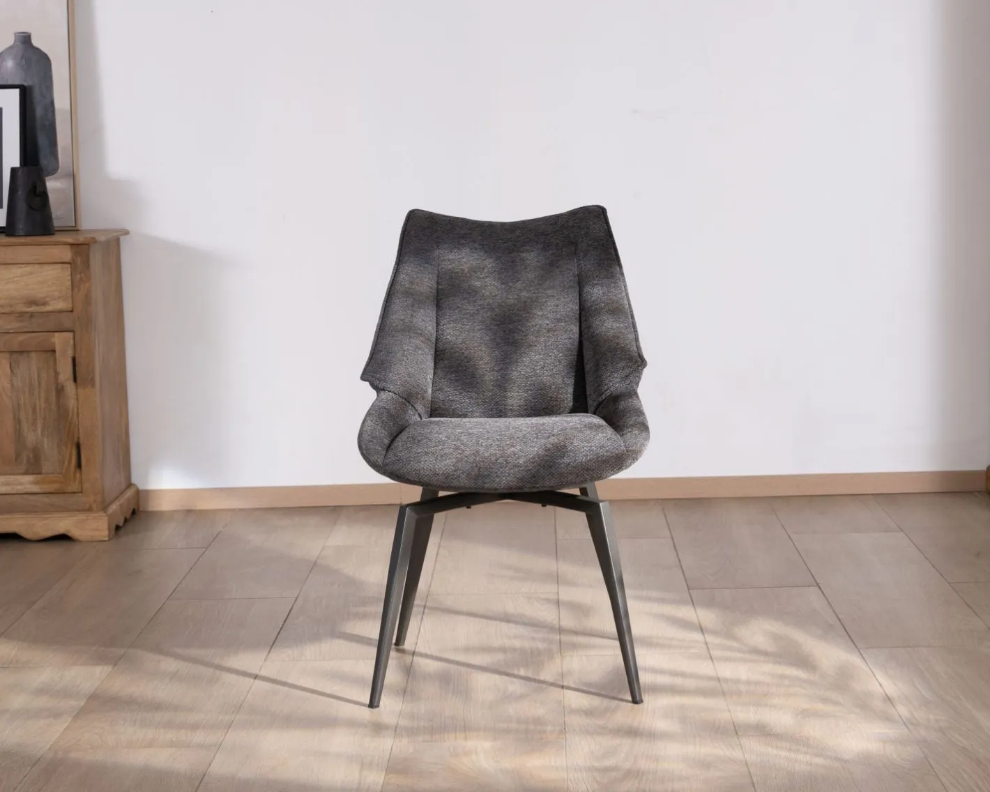 Clearance Lot de 2 chaises de repas contemporaines design "Niko" tissu anthracite Chaise