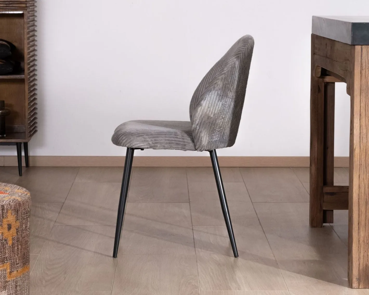Outlet Lot de 4 chaises de repas contemporaines en velours côtelé gris "Bellot" Chaise