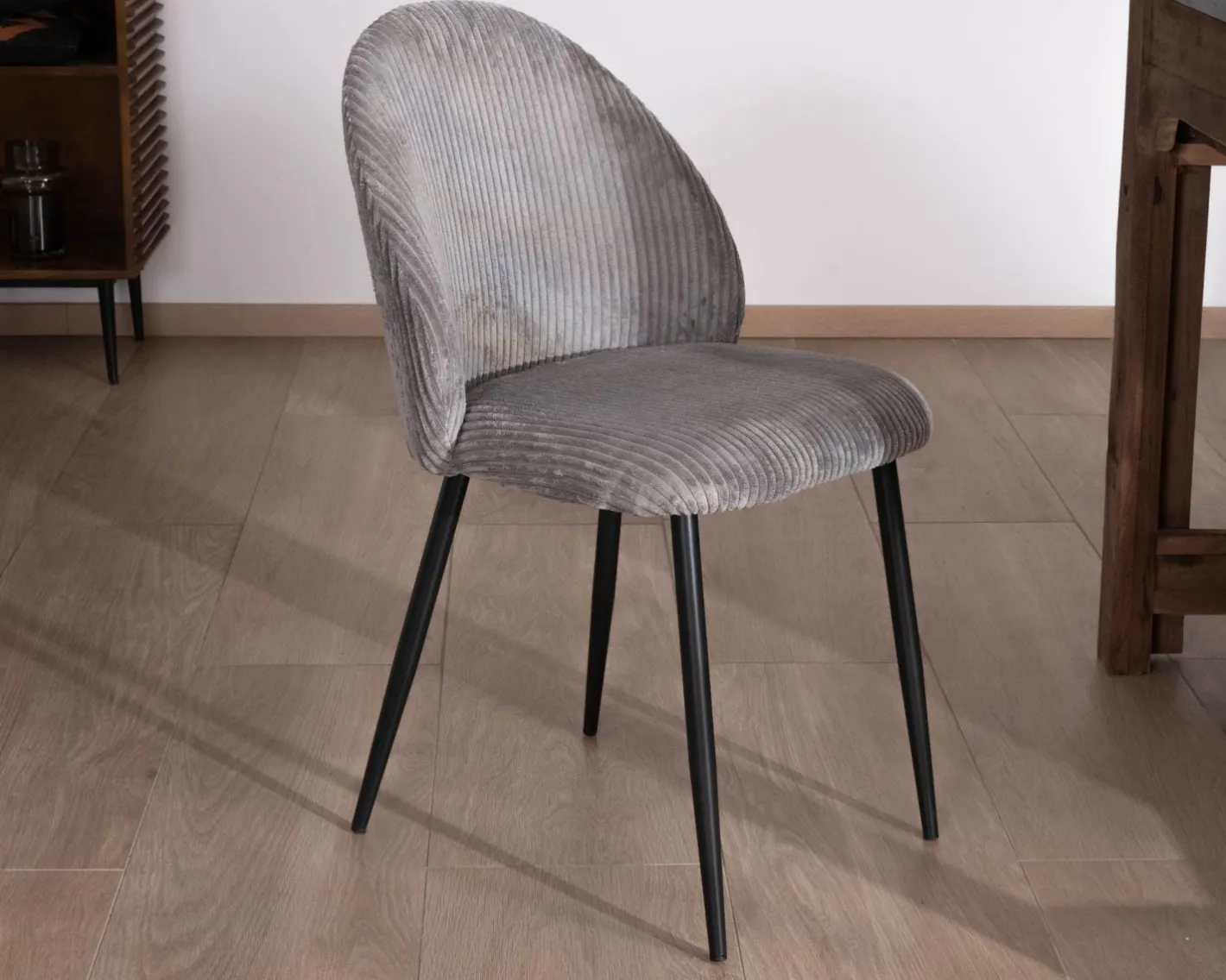 Outlet Lot de 4 chaises de repas contemporaines en velours côtelé gris "Bellot" Chaise