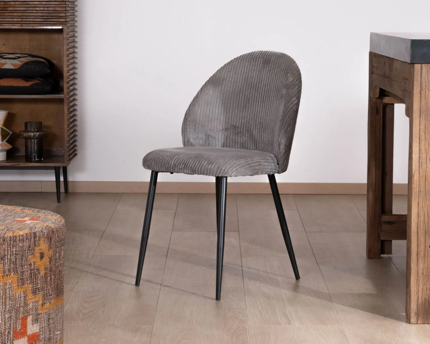 Outlet Lot de 4 chaises de repas contemporaines en velours côtelé gris "Bellot" Chaise