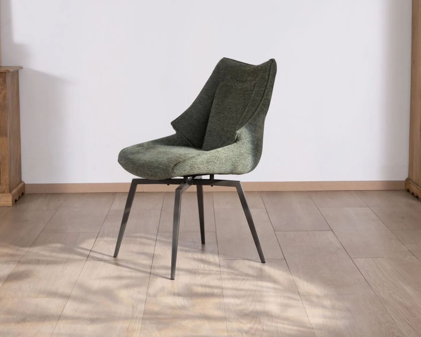 Online Lot de 2 chaises de repas design et enveloppantes "Niko" tissu vert kaki Chaise