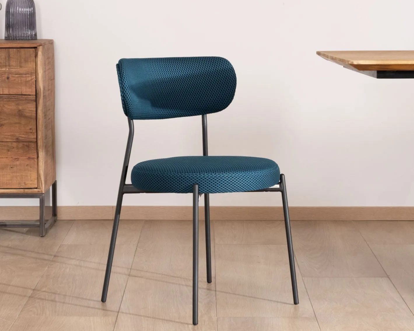 Outlet Lot de 2 chaises de repas design minimaliste en tissu bleu et pieds métal "Lato" Chaise