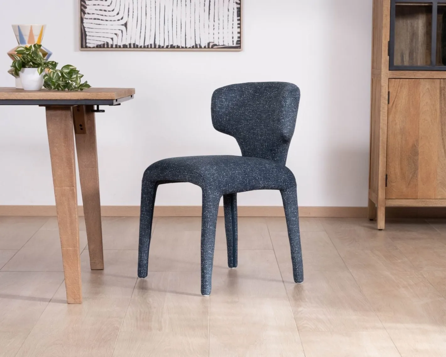 Sale Lot de 2 chaises de repas design sculptural en tissu bleu foncé "Milano" Chaise