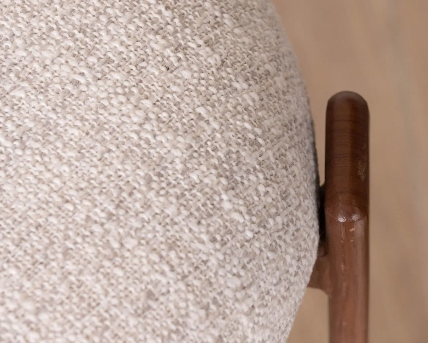 Hot Lot de 2 chaises de repas empilables esprit rétro en tissu tramé blanc "Staccato" pieds aspect bois foncé Chaise