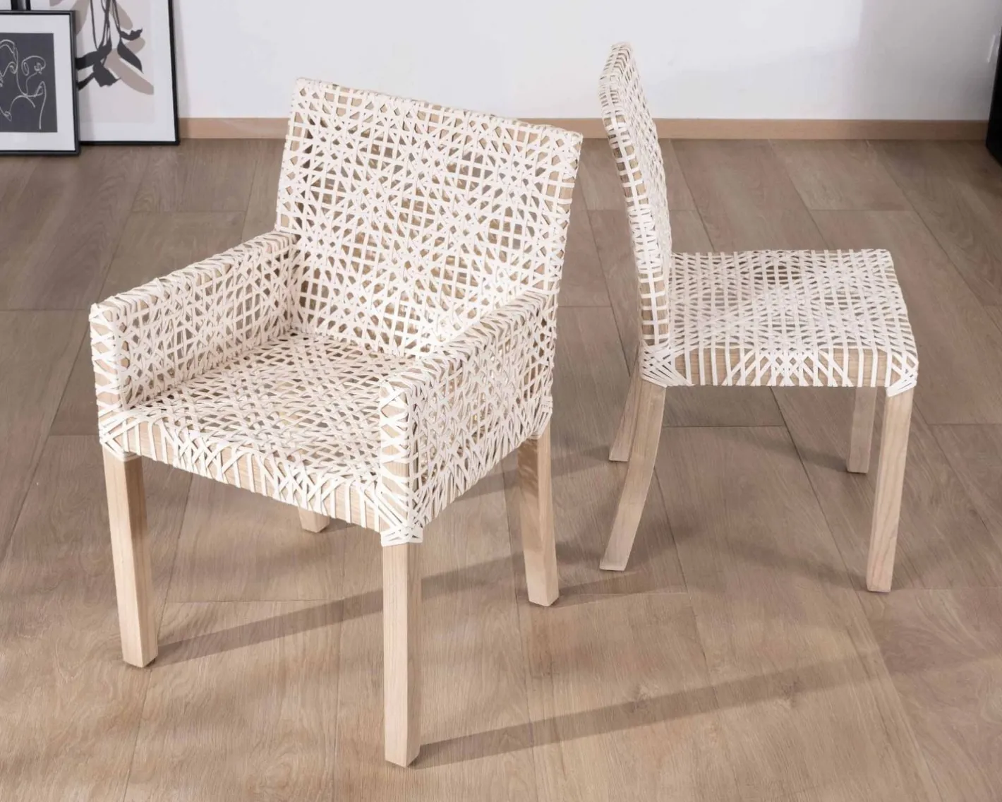 Discount Lot de 2 chaises de repas en teck et cuir blanc tressé "Mambow" Chaise