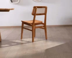 Lot de 2 chaises de repas en teck avec dossier en cannage