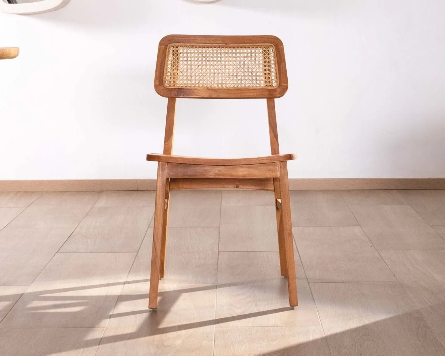 Lot de 2 chaises de repas en teck avec dossier en cannage "Natsu" Chaise