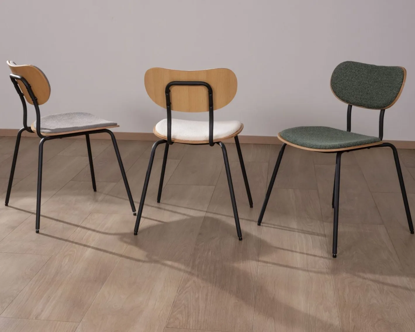 Sale Lot de 4 chaises de repas en tissu vert "Lino" style rétro Chaise