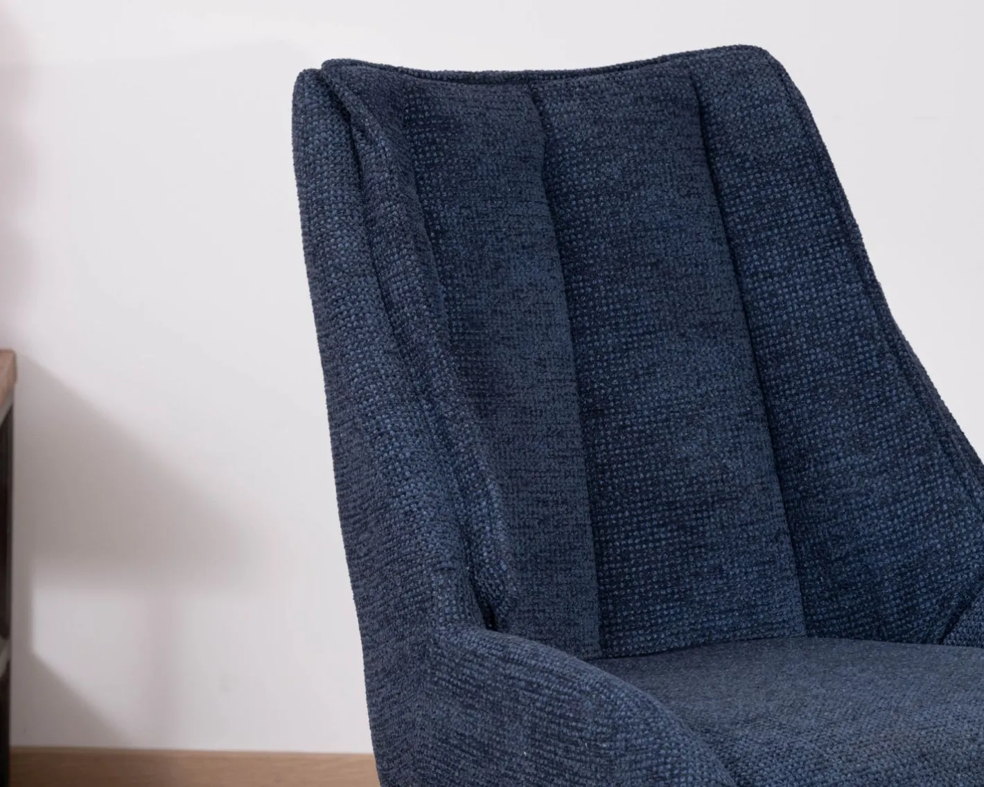 Sale Lot de 2 chaises de repas en tissu bleu nuit "Webber" assise design et pied 4 branches pivotant en métal Chaise
