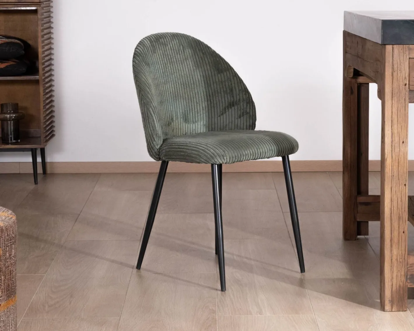 Clearance Lot de 4 chaises de repas en velours vert sauge foncé "Bellot" esprit vintage Chaise