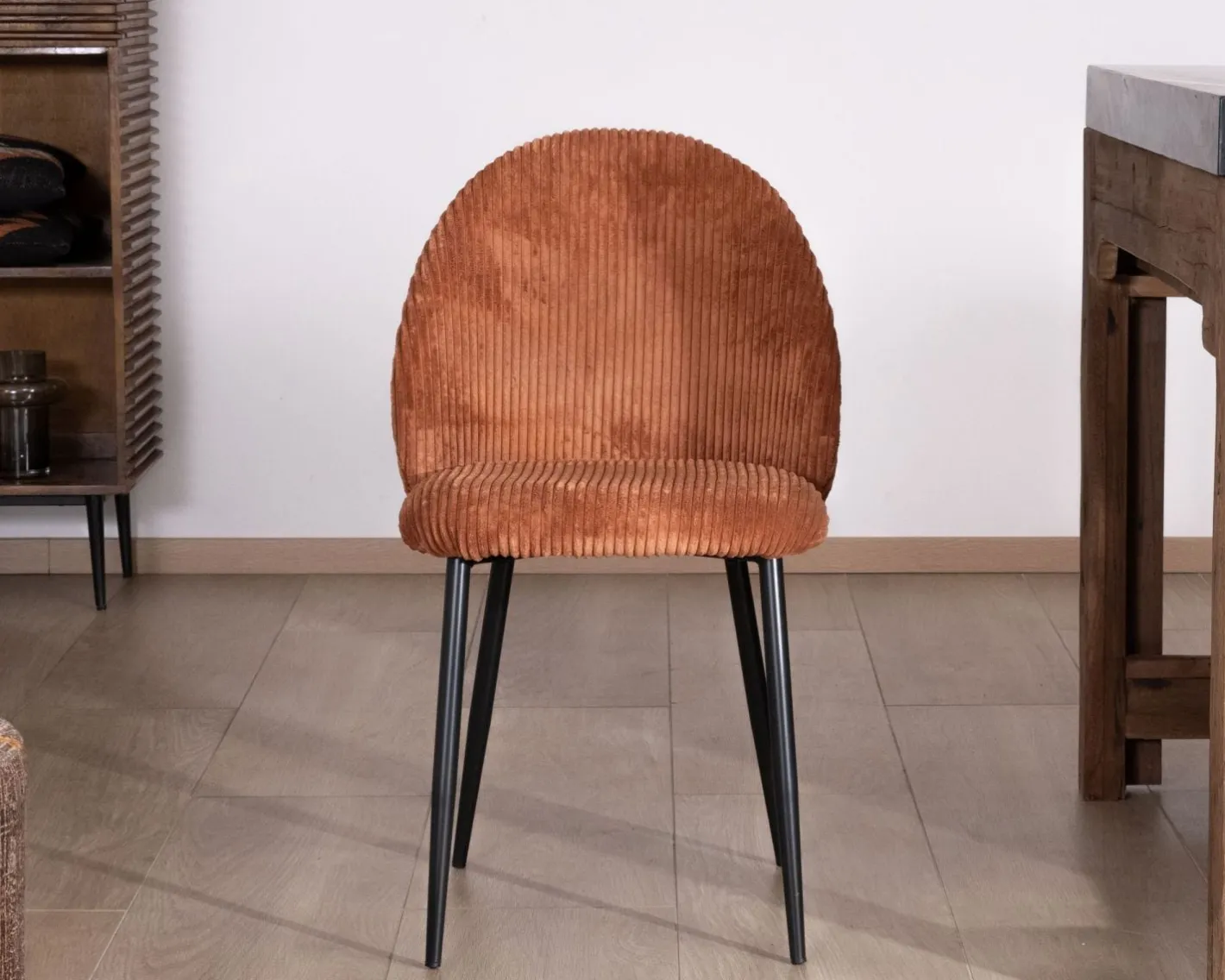 Lot de 4 chaises de repas en velours côtelé rouille "Bellot" style rétro Chaise