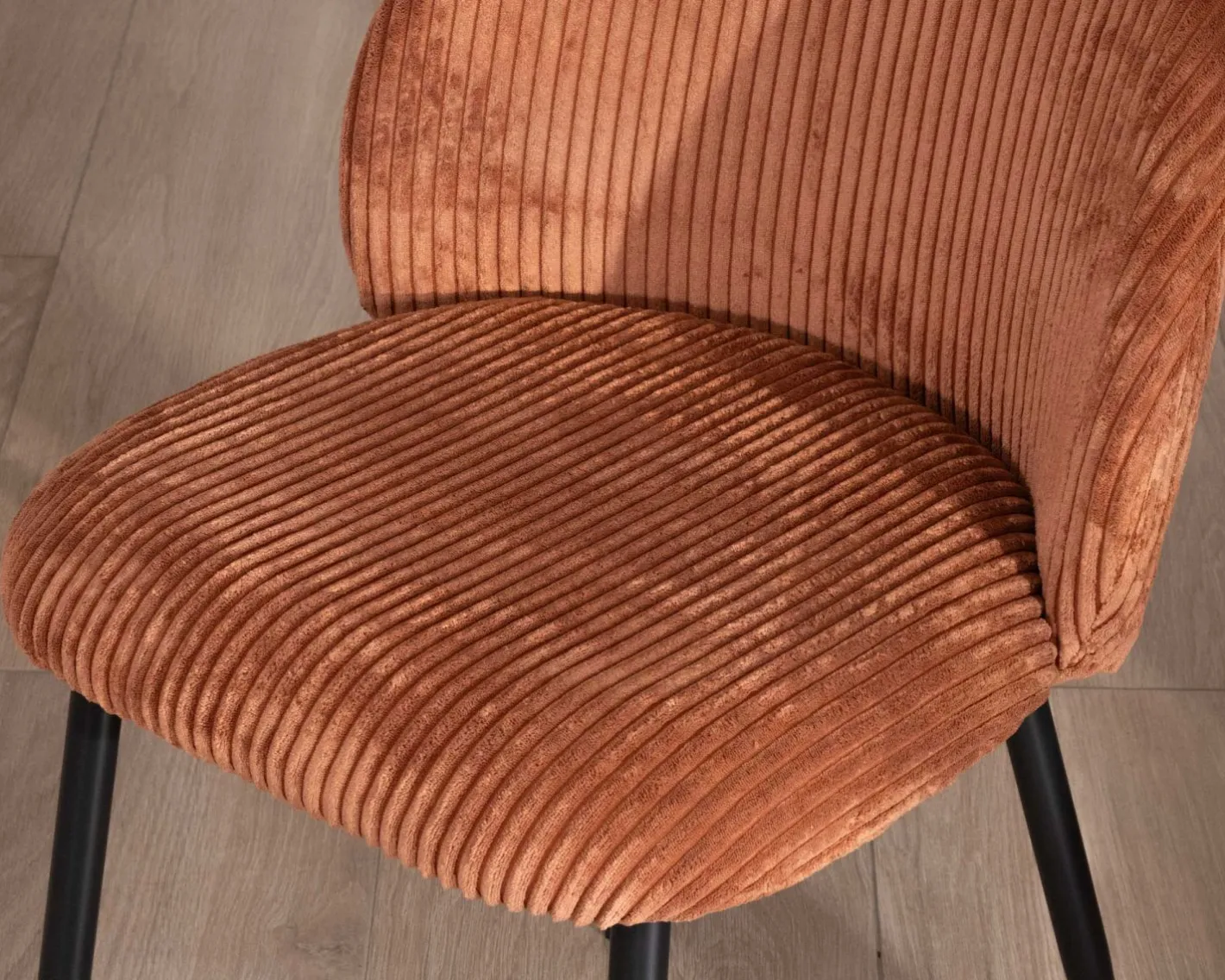 Lot de 4 chaises de repas en velours côtelé rouille "Bellot" style rétro Chaise