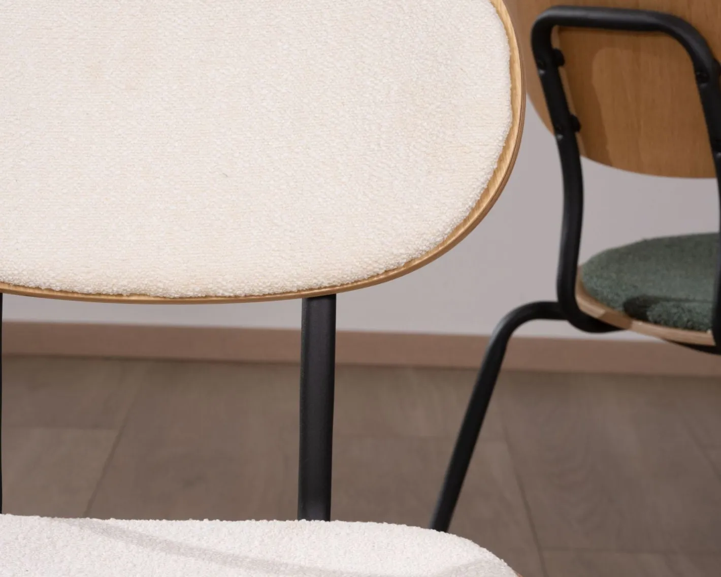 Outlet Lot de 4 chaises de repas "Lino" style rétro en tissu écru Chaise