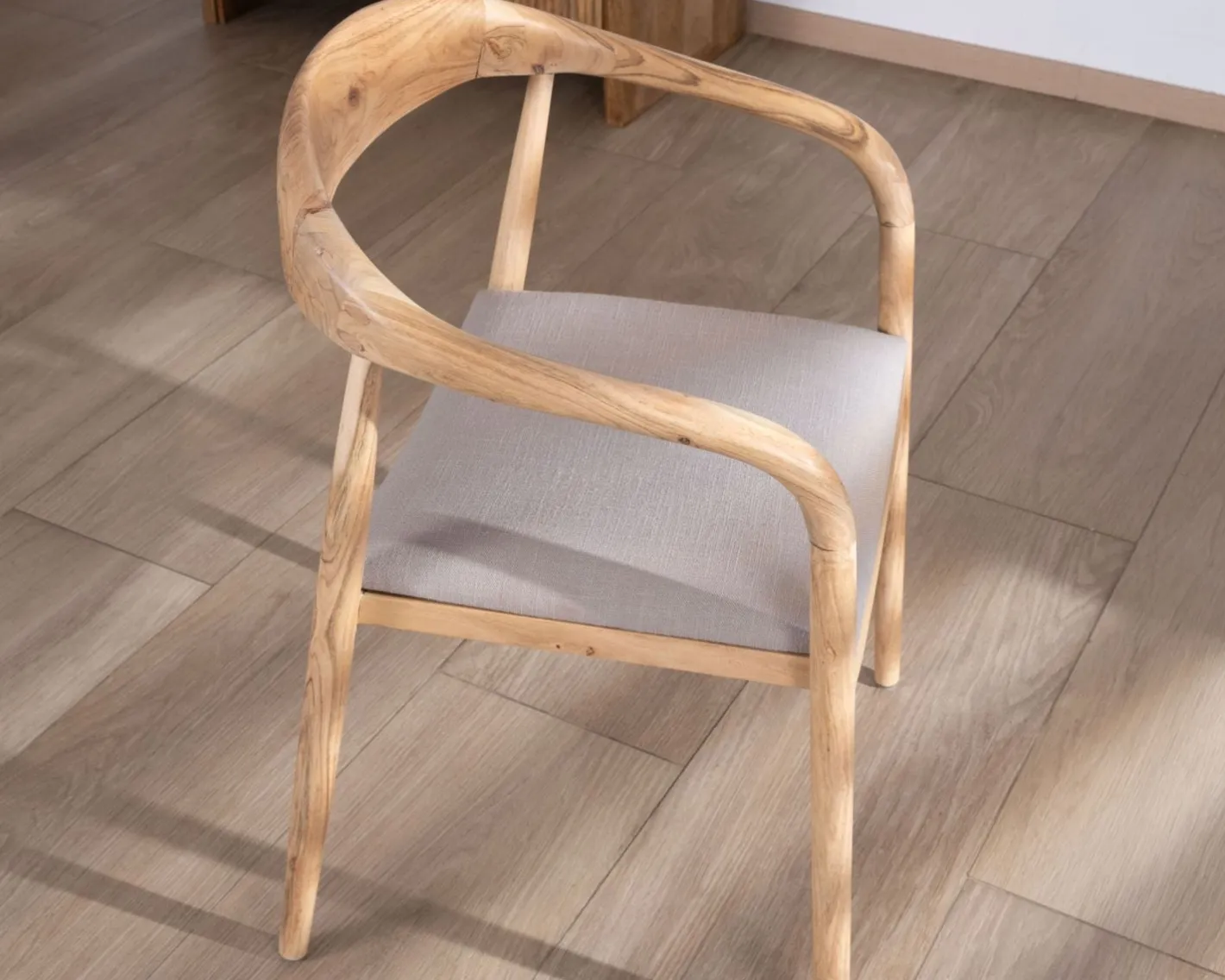 Lot de 2 chaises de repas épurées en acacia avec assise tissu beige "Vogue" Chaise