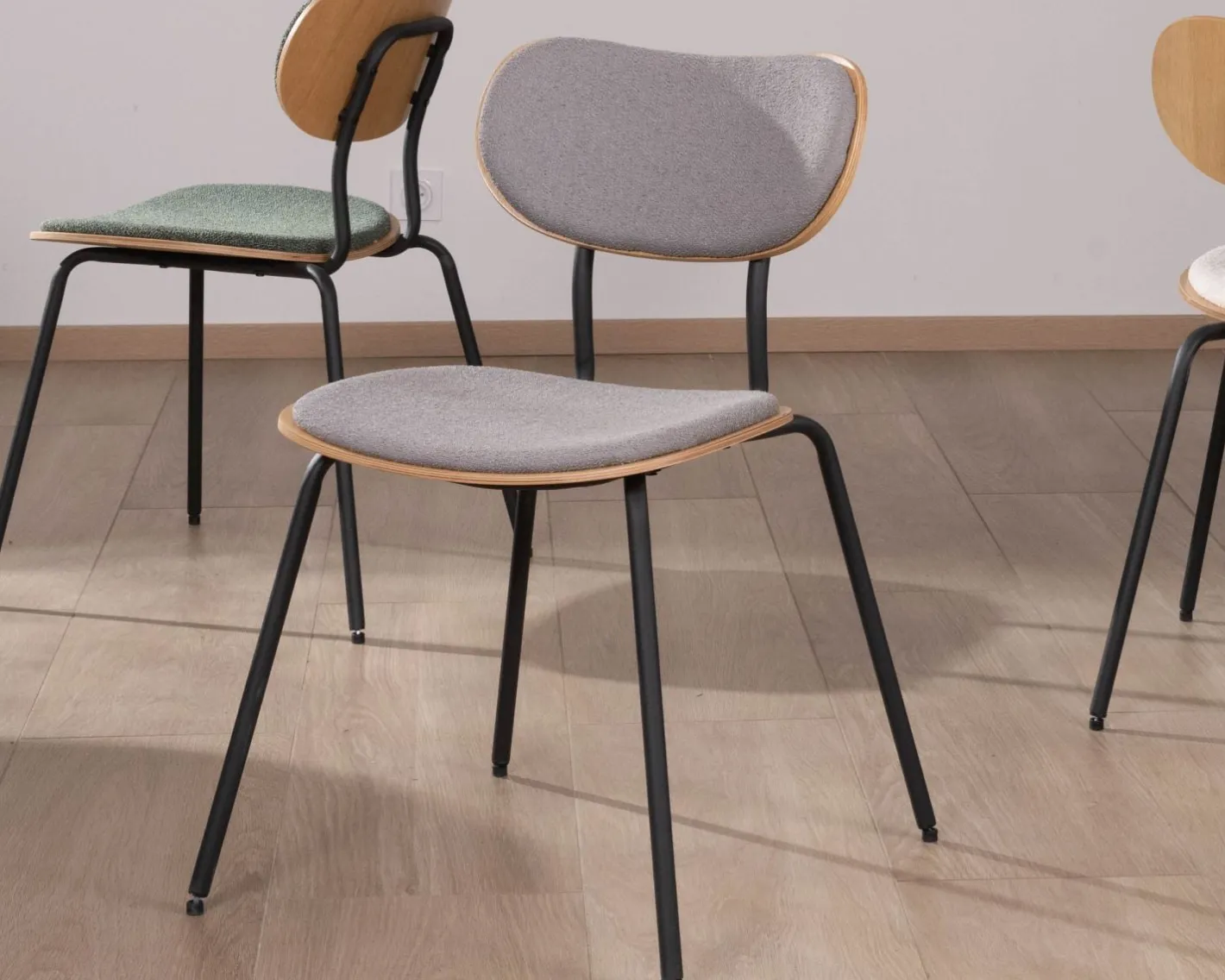 New Lot de 4 chaises de repas rétro assise bois et tissu gris "Lino" Chaise