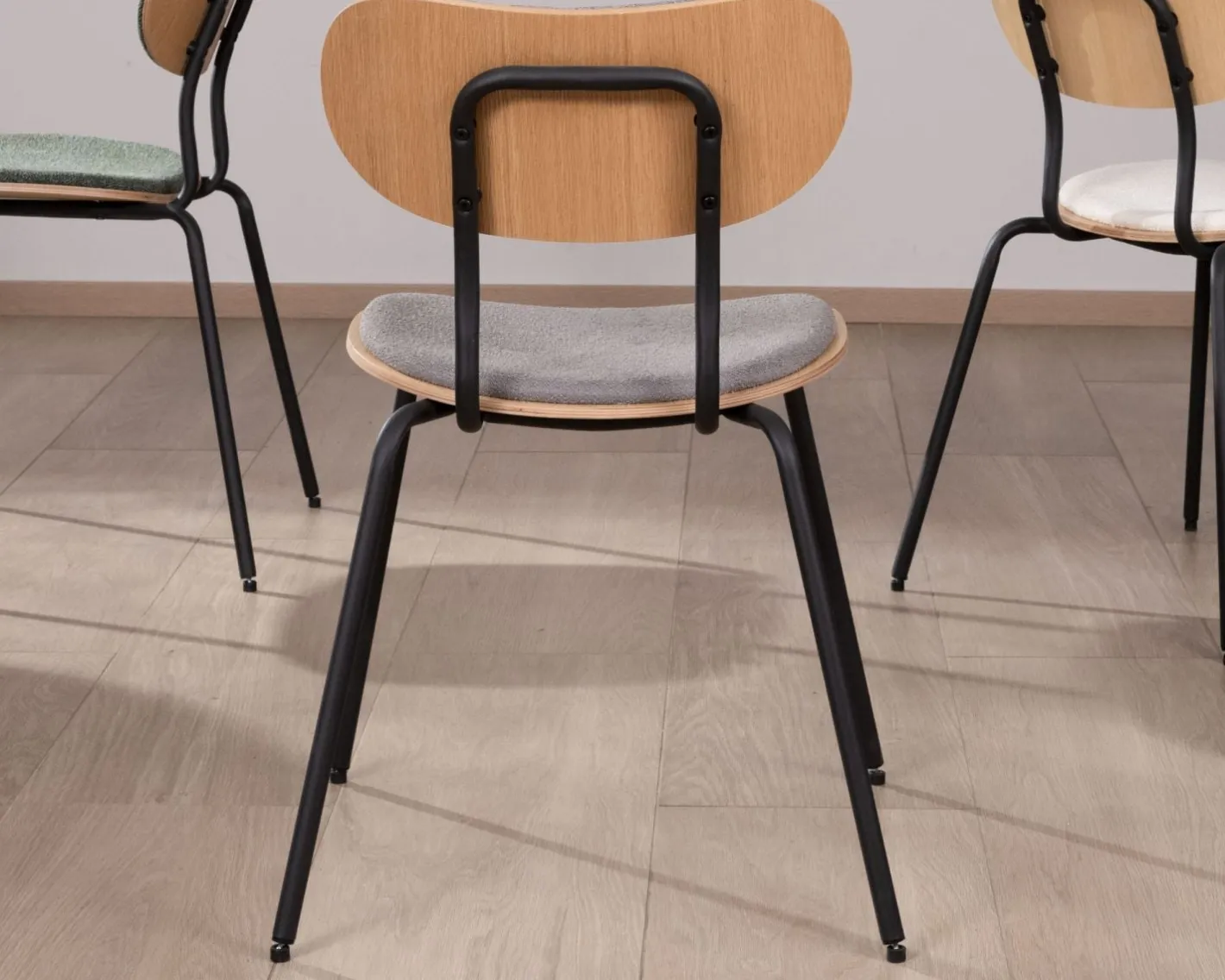 New Lot de 4 chaises de repas rétro assise bois et tissu gris "Lino" Chaise