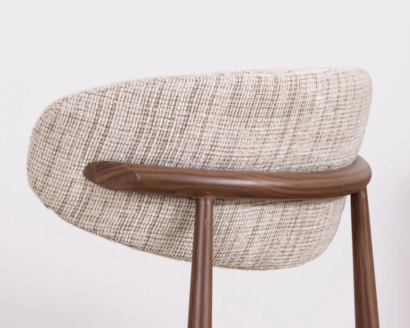 Hot Lot de 2 chaises de repas rétro en tissu tramé beige et marron "Arpège" pieds métal aspect noyer Chaise