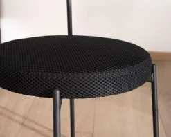 Lot de 2 chaises de repas style rétro en tissu noir et pieds métal