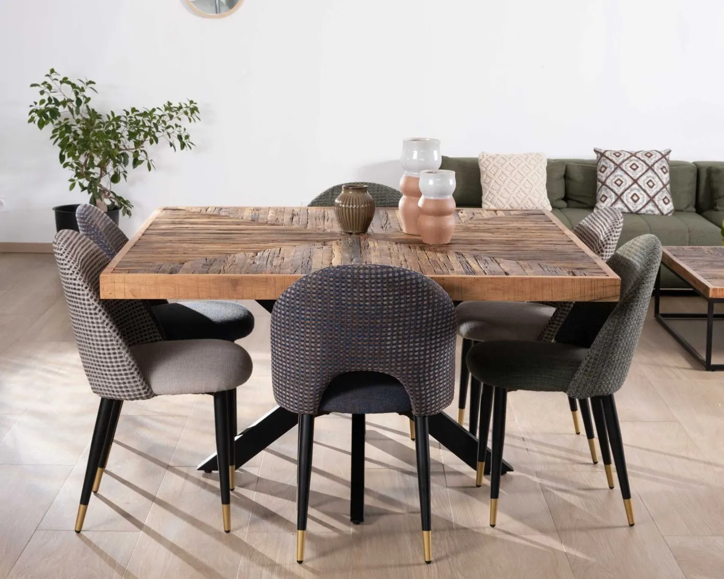 Lot de 2 chaises en tissu bleu foncé et pieds métal laqué noir "Vermont" Chaise
