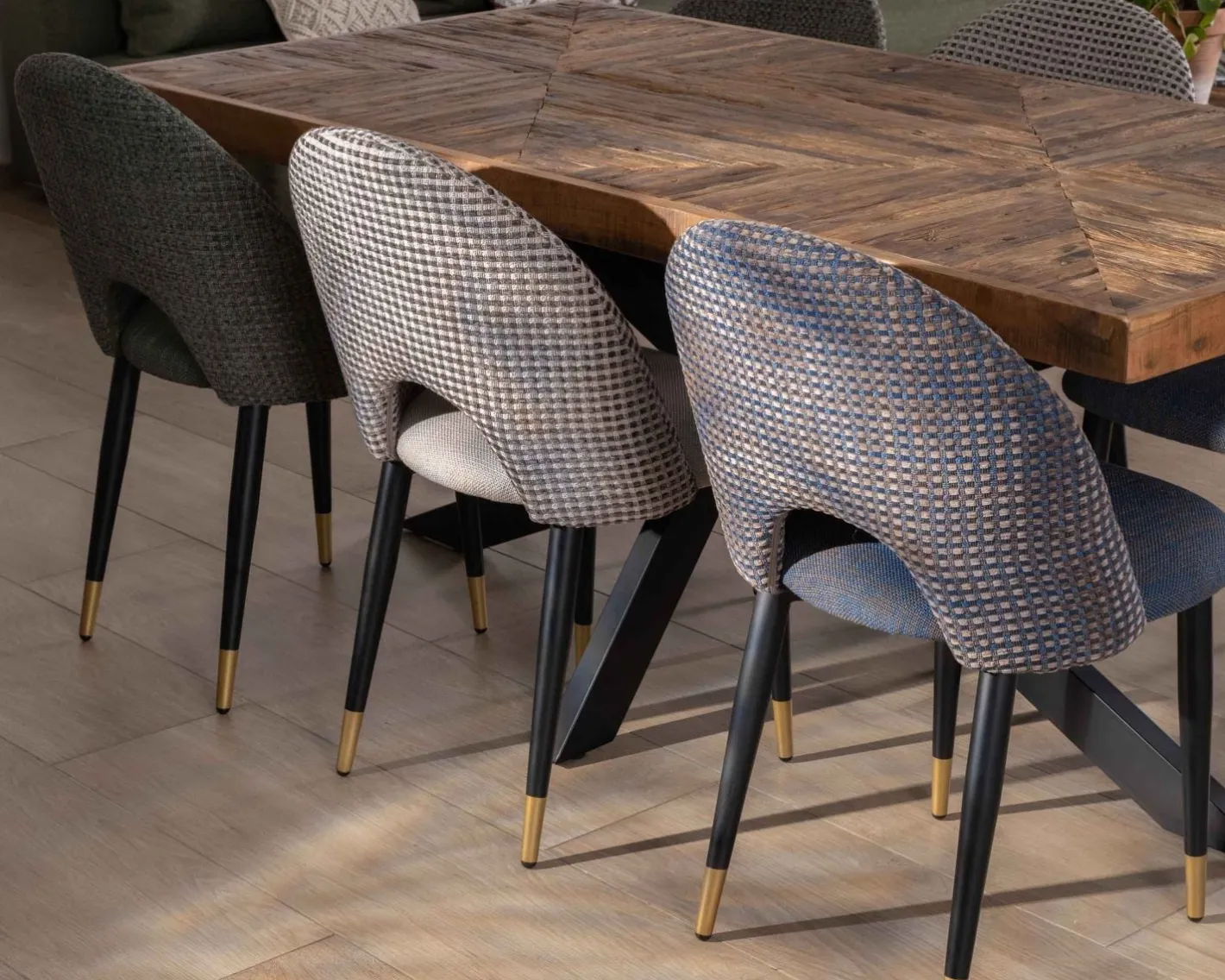Lot de 2 chaises en tissu bleu foncé et pieds métal laqué noir "Vermont" Chaise