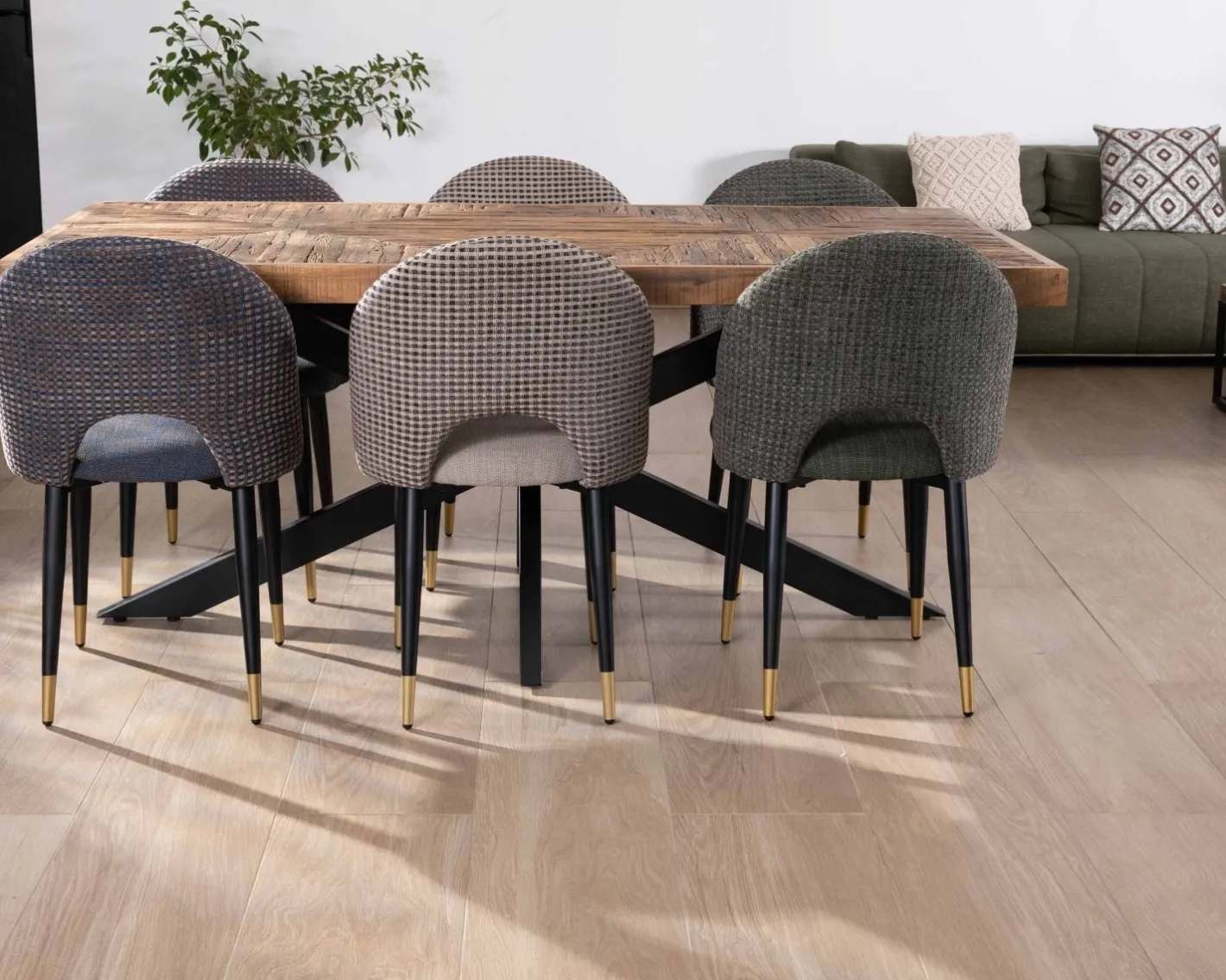New Lot de 2 chaises en tissu taupe et pieds métal laqué noir "Vermont" Chaise