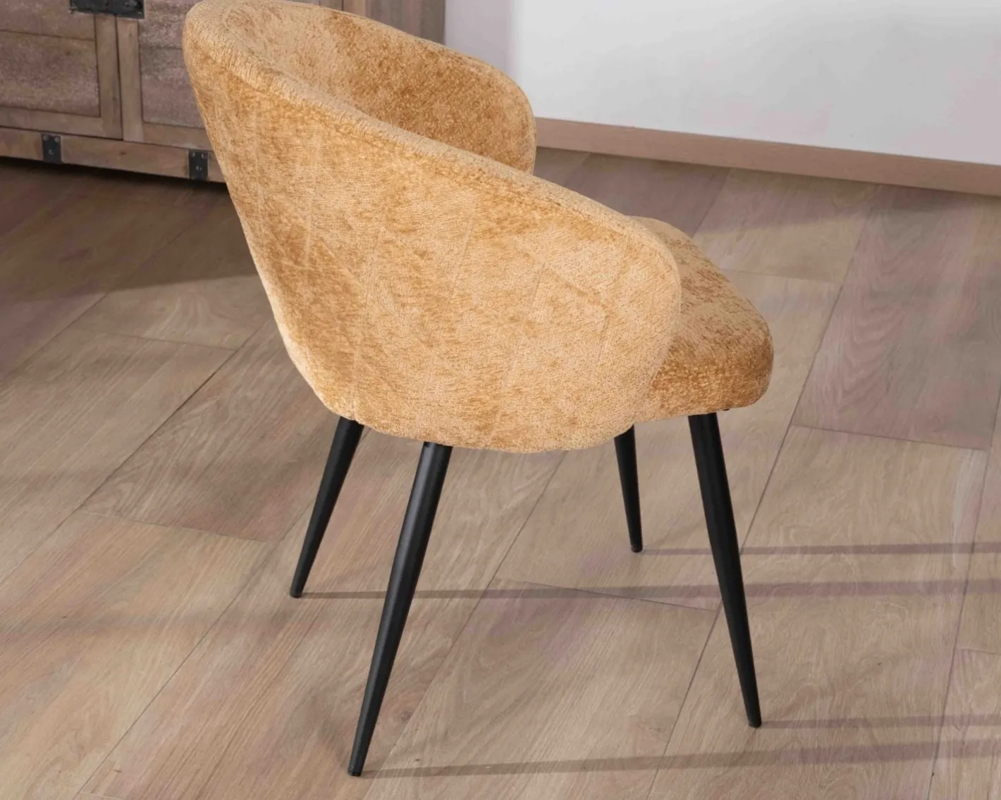 Best Lot de 2 chaises enveloppantes en tissu jaune et pieds métal noirs "Kandy" Chaise