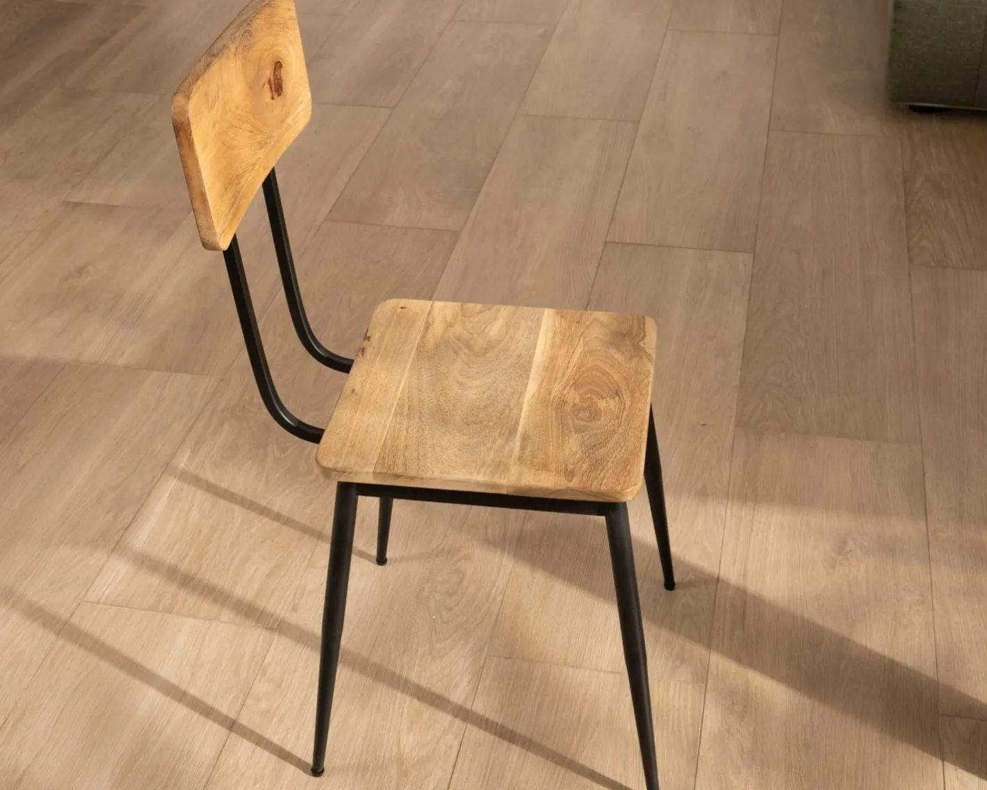 Outlet Lot de 2 chaises industrielles bois massif métal noir "Atelier Kraft" Chaise