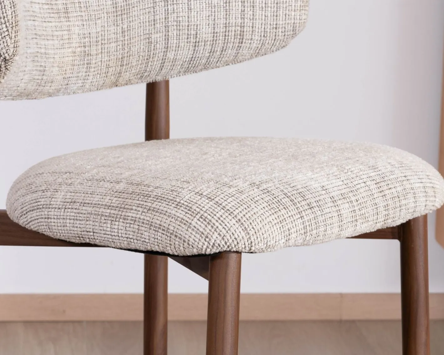 Outlet Lot de 2 chaises mi-hauteur rétro en tissu tramé beige et marron "Arpège" pieds métal aspect noyer Chaise De Bar