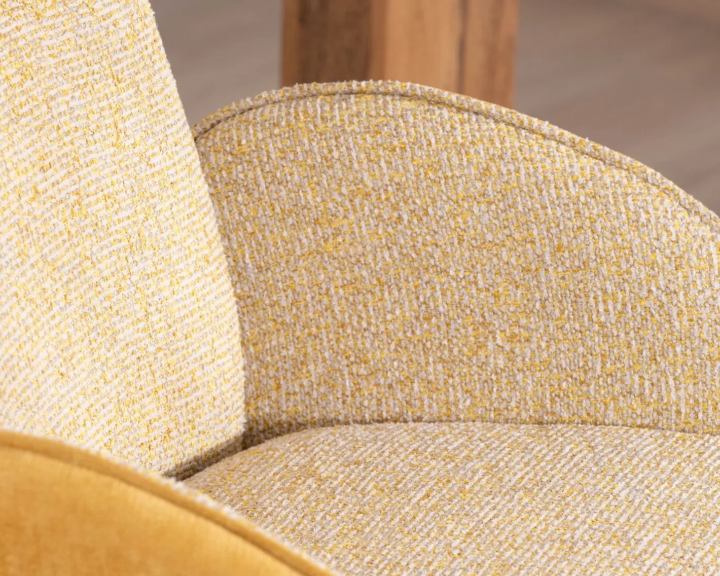 Lot de 2 chaises pivotantes en tissu bi matières jaune "Eddy" avec pieds métal Chaise