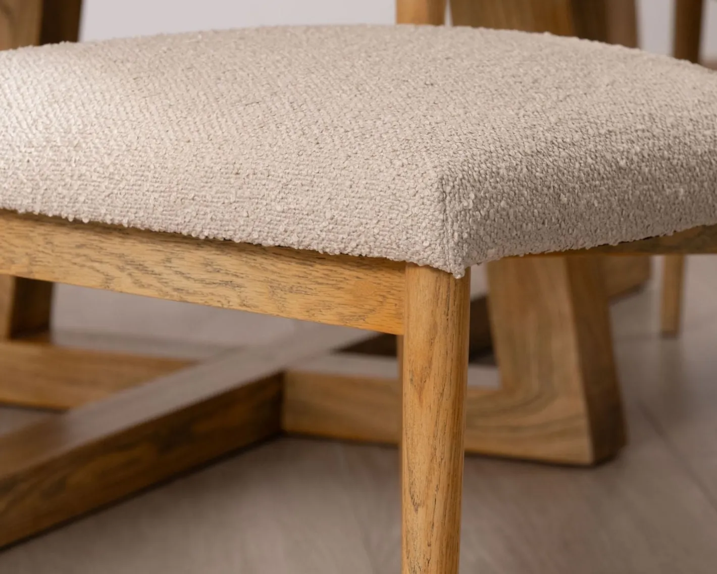 Discount Lot de 2 chaises style scandinave en frêne naturel et tissu beige "Isadora" Chaise