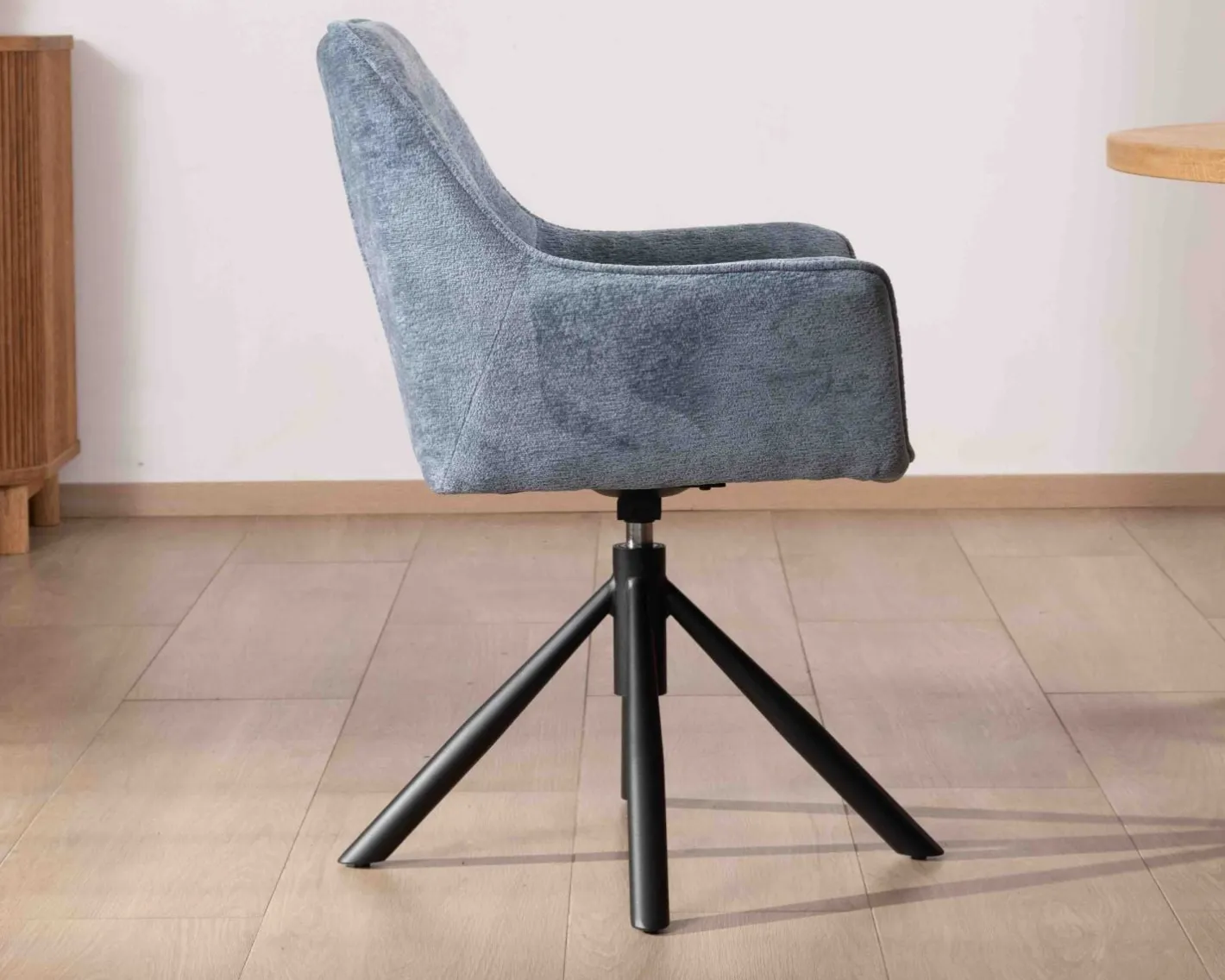 Sale Lot de 2 chaises tournantes en tissu bleu et pieds métal "Ewing" Chaise