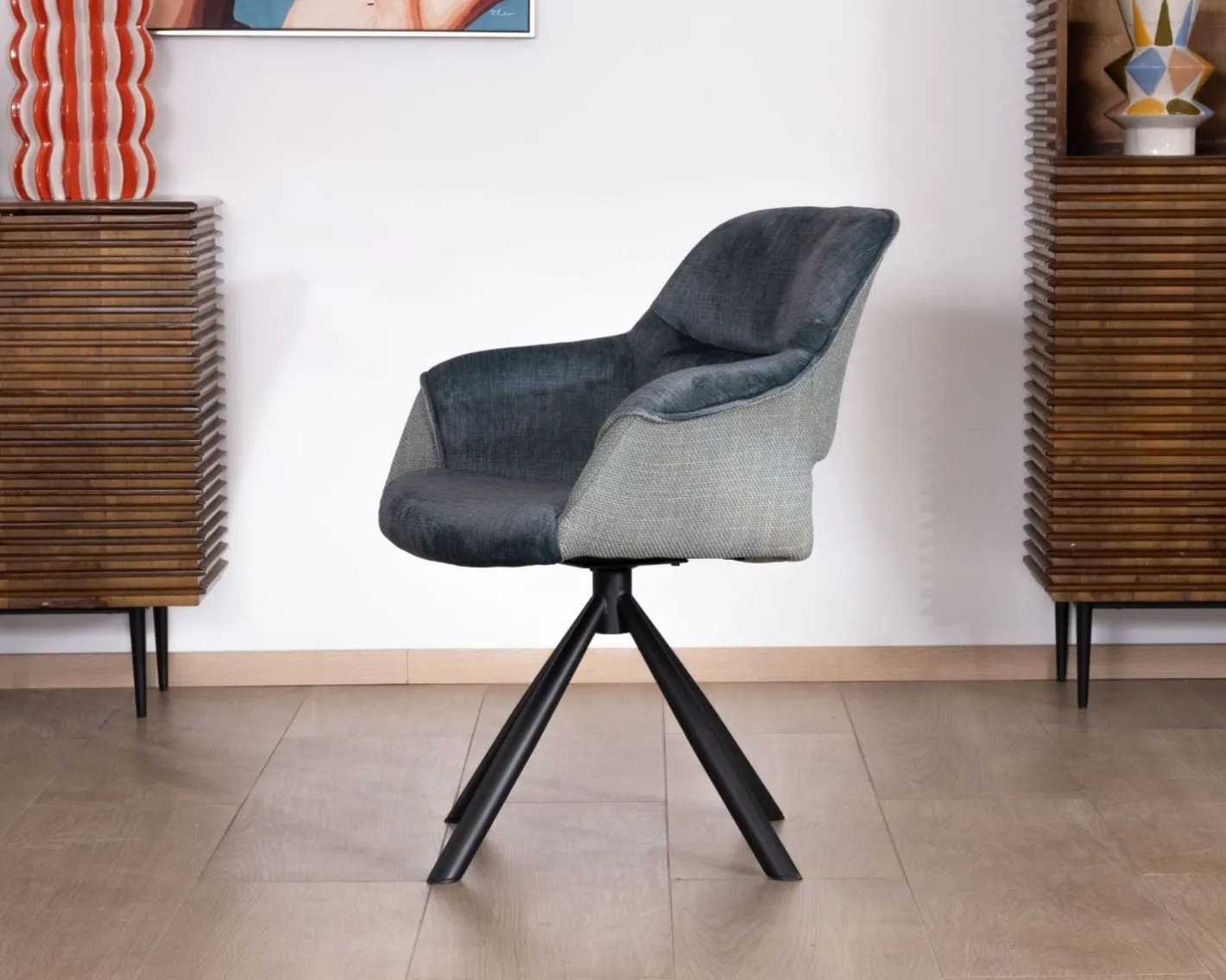 Clearance Lot de 2 fauteuils de repas contemporains en tissu bi texture bleu "Chilko" pied pivotant en métal Chaise