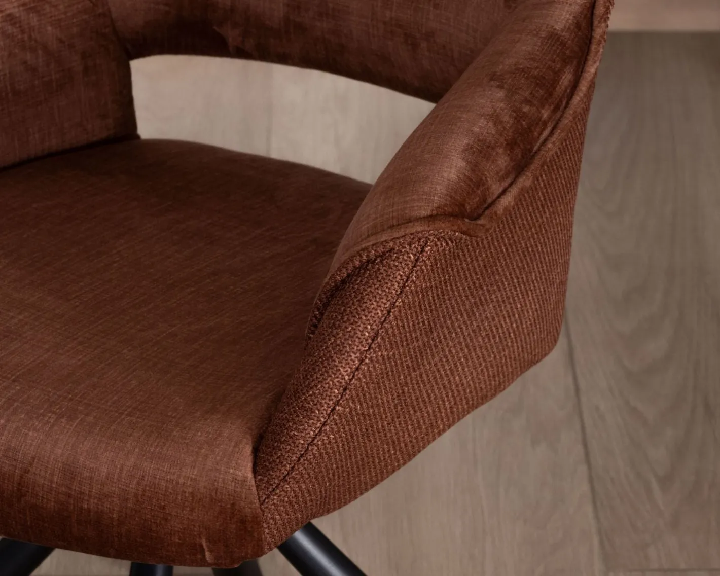 Clearance Lot de 2 fauteuils de repas pivotants en tissu bi texturé cuivré "Chilko" esprit rétro Chaise