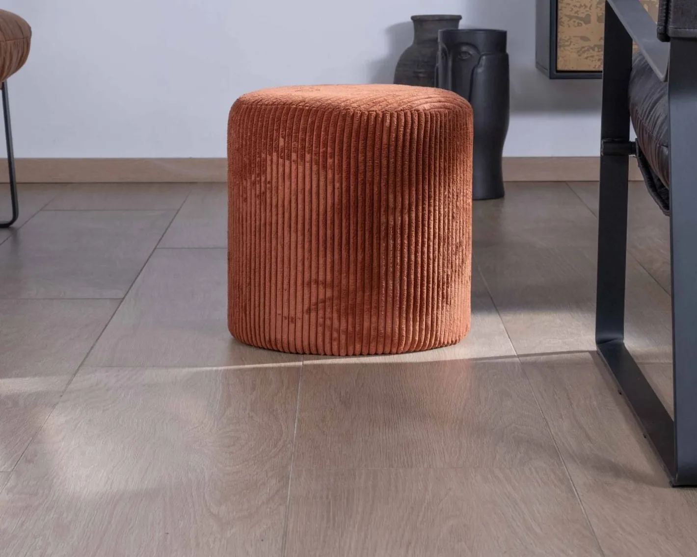 Sale Lot de 2 petits poufs couleur rouille en velours côtelé "Snaw" diamètre 35 cm Décoration